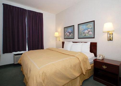 Comfort Suites Airport Columbus Habitación foto